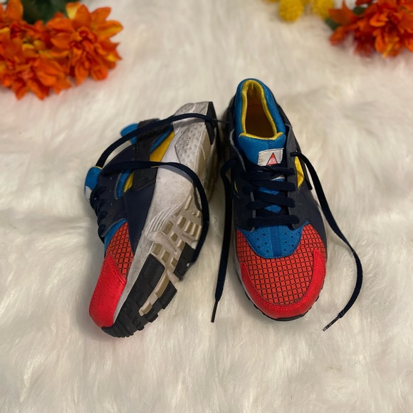 Nike shoe - Picture 3 of 4